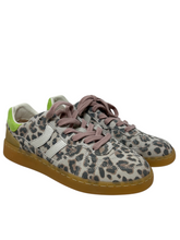 Load image into Gallery viewer, Sneakers/Athletic