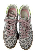 Load image into Gallery viewer, Sneakers/Athletic