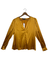 Load image into Gallery viewer, Blouse
