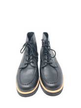 Load image into Gallery viewer, Women&#39;s Apparel Booties Timberland Size 7
