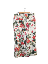Load image into Gallery viewer, Crop Pants
