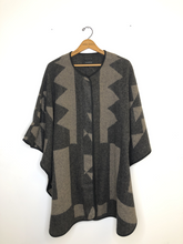 Load image into Gallery viewer, Poncho
