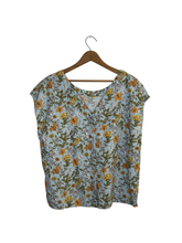 Load image into Gallery viewer, Blouse
