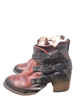 Load image into Gallery viewer, Women&#39;s Apparel Booties
