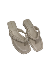 Load image into Gallery viewer, Sandals
