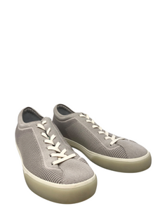 Sneakers/Athletic
