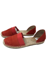 Load image into Gallery viewer, Women&#39;s Apparel Flats
