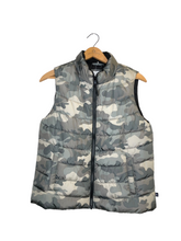 Load image into Gallery viewer, Women&#39;s Apparel Vest Gap Size Medium
