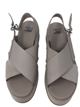 Load image into Gallery viewer, Sandals
