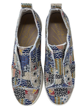 Load image into Gallery viewer, Sneakers/Athletic
