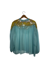 Load image into Gallery viewer, Blouse
