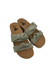 Load image into Gallery viewer, Sandals
