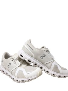 Sneakers/Athletic
