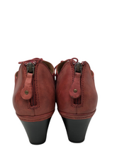 Load image into Gallery viewer, Heels
