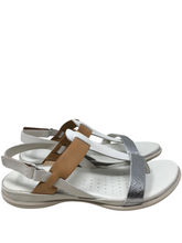 Load image into Gallery viewer, Sandals
