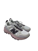 Load image into Gallery viewer, Sneakers/Athletic
