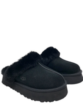 Load image into Gallery viewer, Slippers
