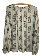 Load image into Gallery viewer, Blouse
