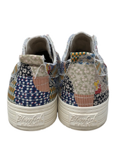 Load image into Gallery viewer, Sneakers/Athletic
