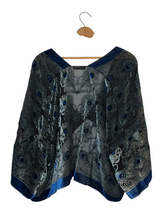 Load image into Gallery viewer, Blouse
