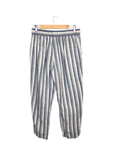 Load image into Gallery viewer, Crop Pants

