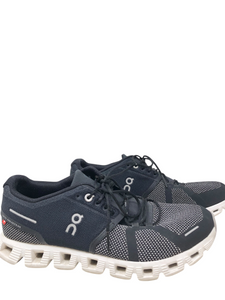 Sneakers/Athletic