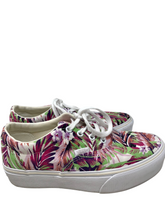 Load image into Gallery viewer, Sneakers/Athletic
