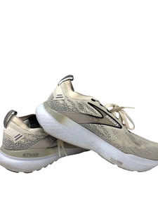 Sneakers/Athletic