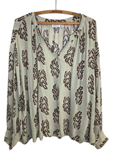 Load image into Gallery viewer, Blouse
