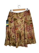 Load image into Gallery viewer, Women&#39;s Apparel Skirt Lauren Size 12
