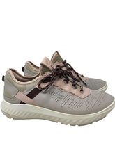 Load image into Gallery viewer, Sneakers/Athletic
