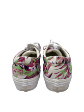 Load image into Gallery viewer, Sneakers/Athletic

