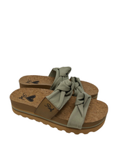 Load image into Gallery viewer, Sandals
